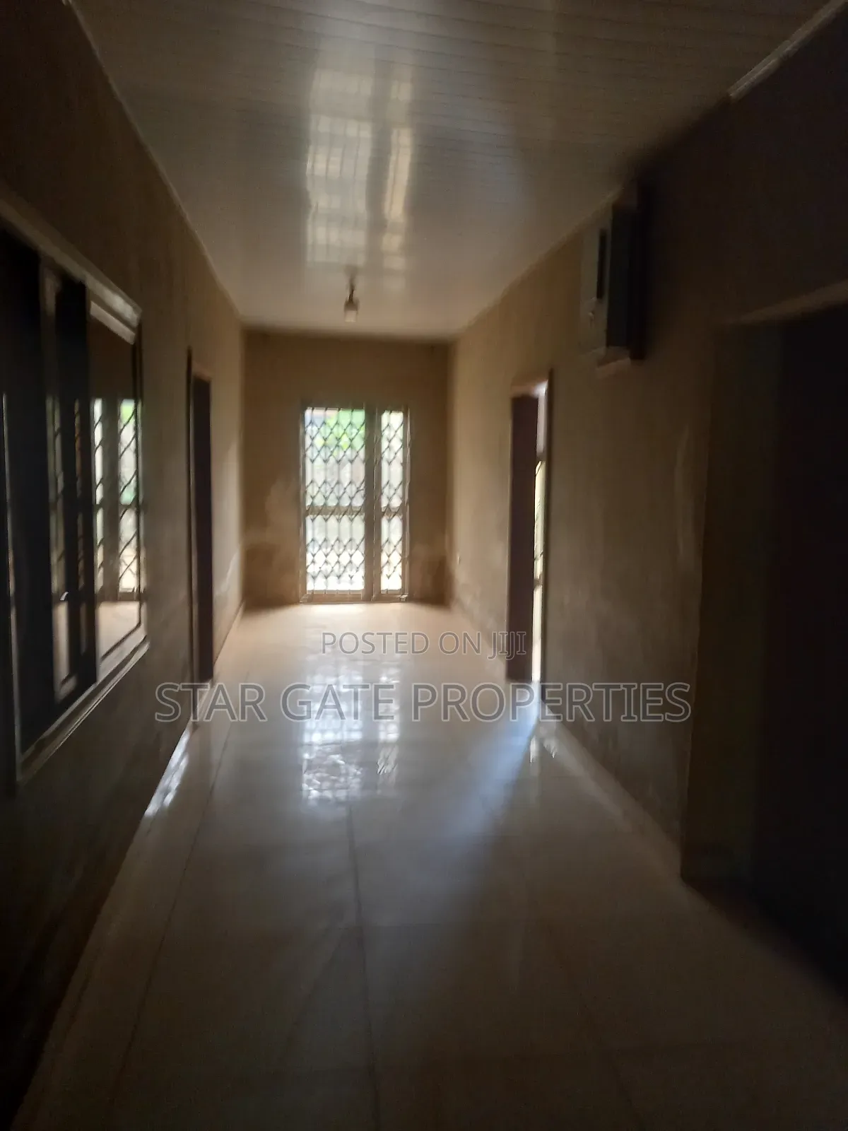 6bdrm House in 6 Bedrooms House For, Kumasi Metropolitan for sale