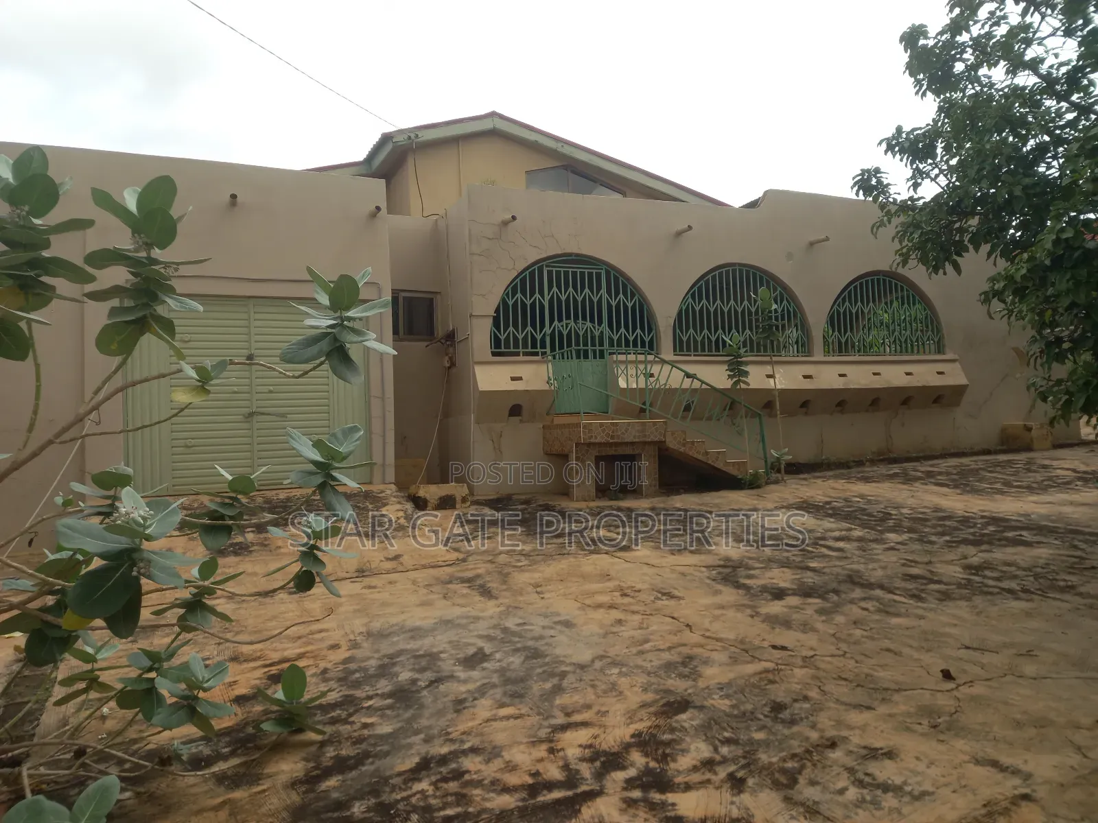 6bdrm House in 6 Bedrooms House For, Kumasi Metropolitan for sale