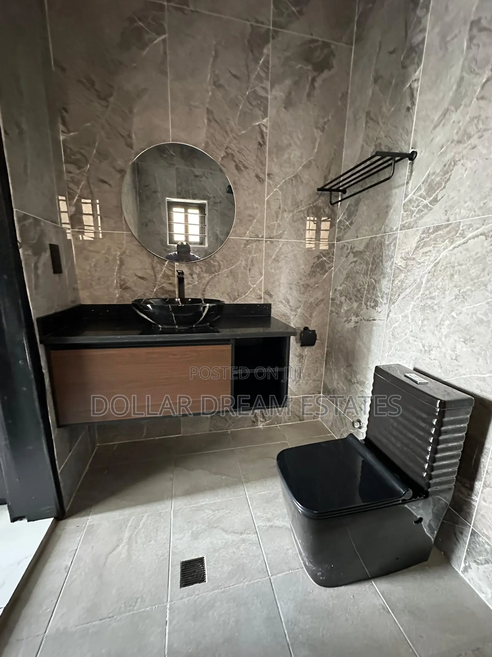 3bdrm House in Adenta for sale