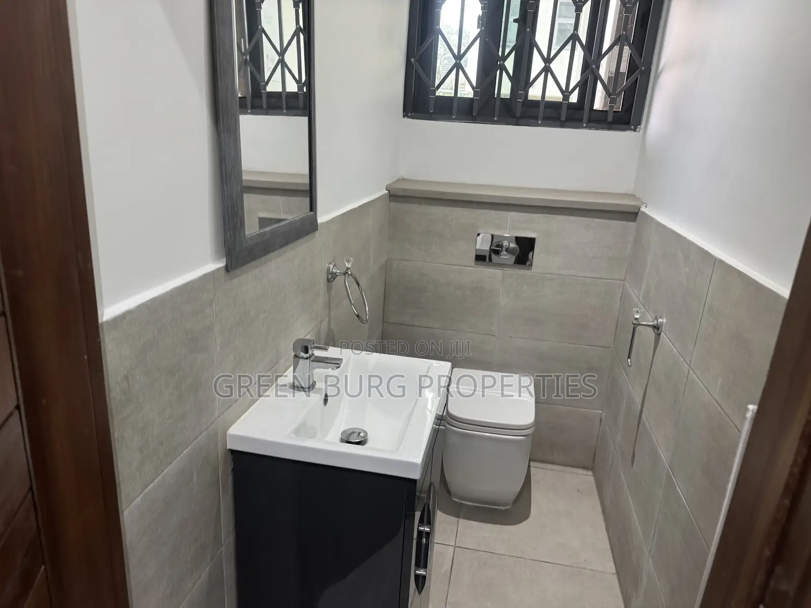 3bdrm Townhouse/Terrace in East Legon for sale