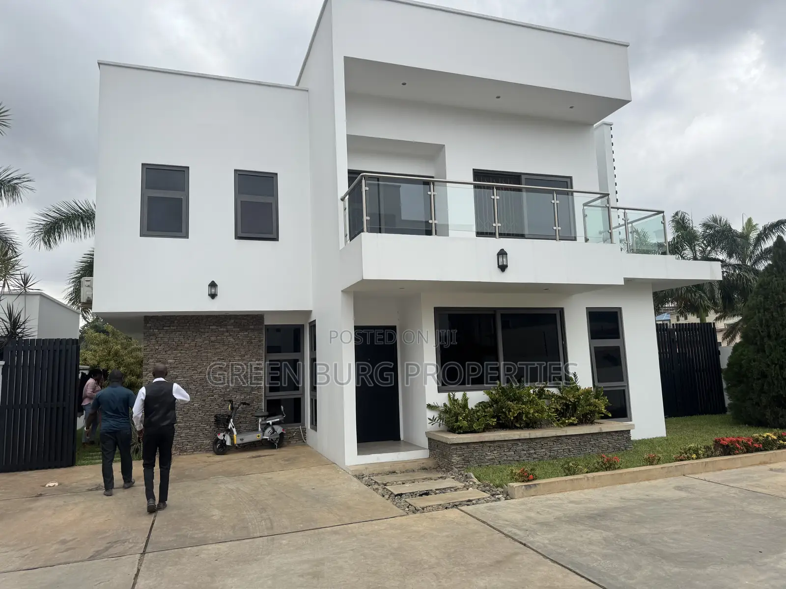 3bdrm Townhouse/Terrace in East Legon for sale