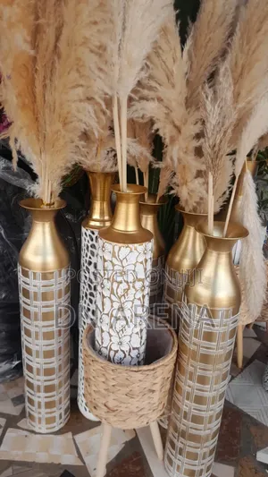 Natural Pampas Grass and Vases