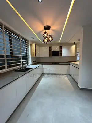 4bdrm House in Lake Side Estate for sale