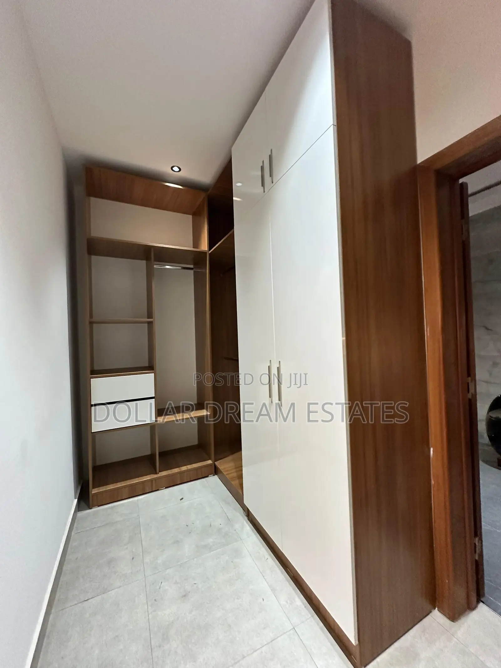 4bdrm House in Lake Side Estate for sale