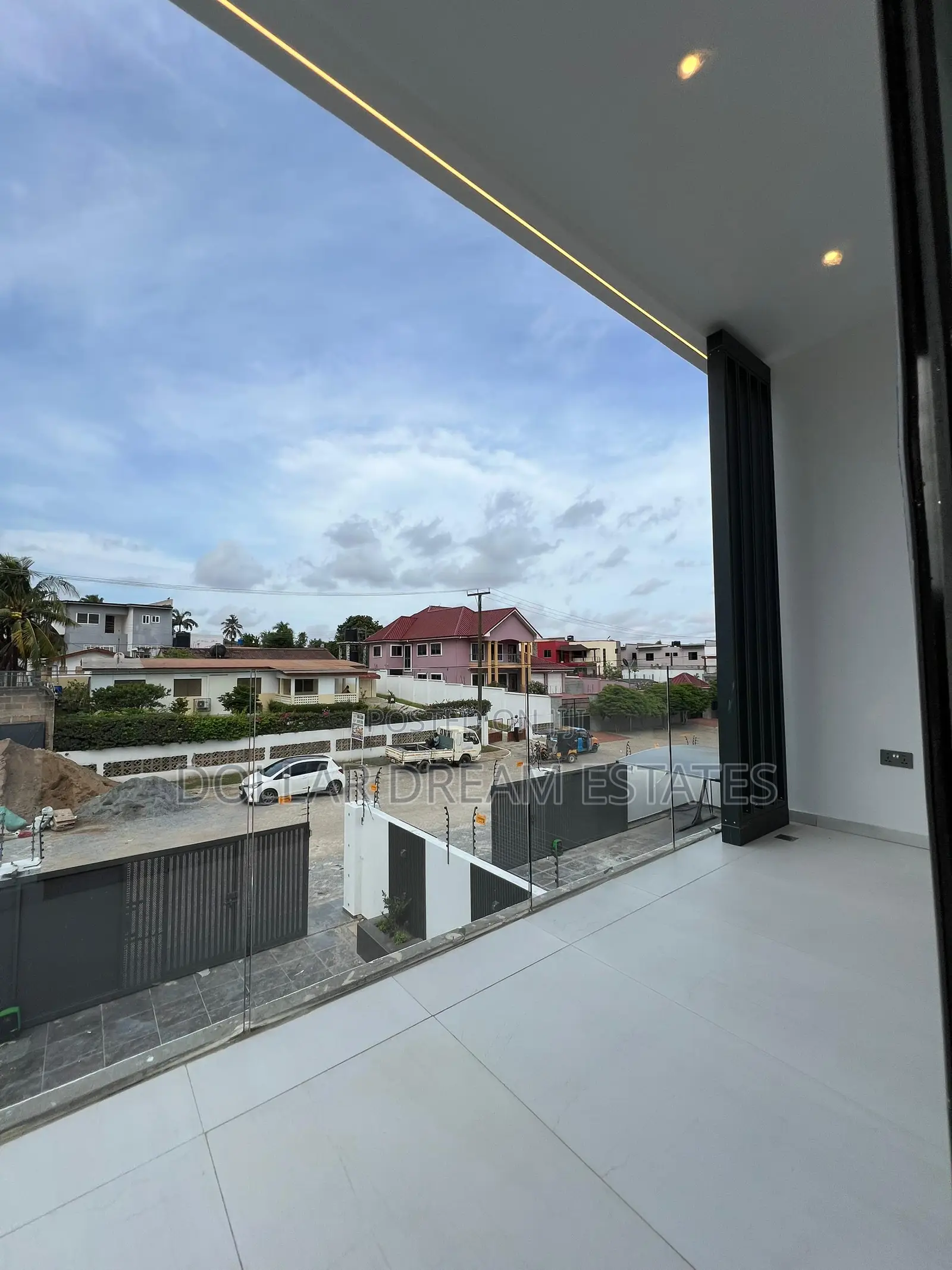 5bdrm House in Achimota for sale