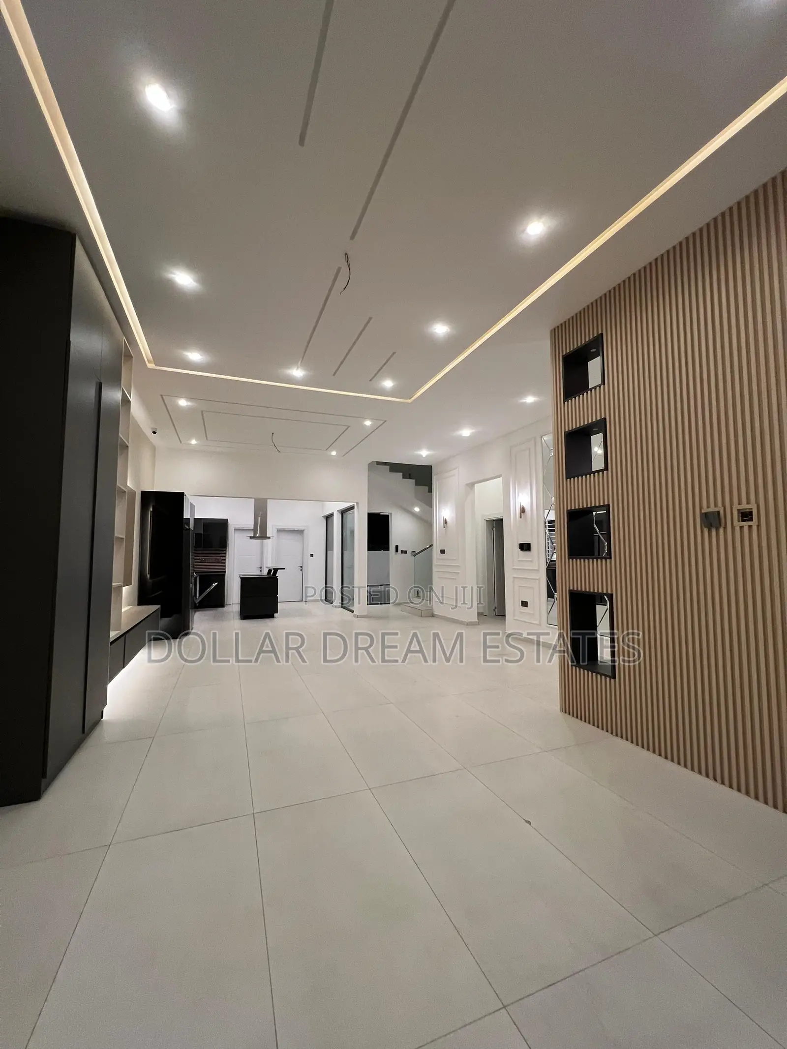 5bdrm House in Achimota for sale