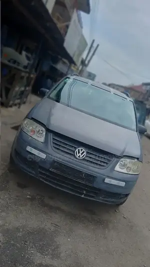 Vw Touran Windscreen Available