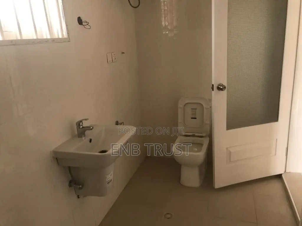 4bdrm Townhouse / Terrace in Haatso, ECOMOG for rent
