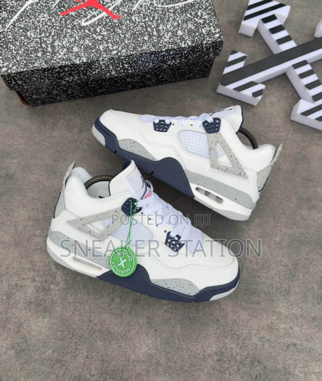 Air Jordan Retro 4 Cement