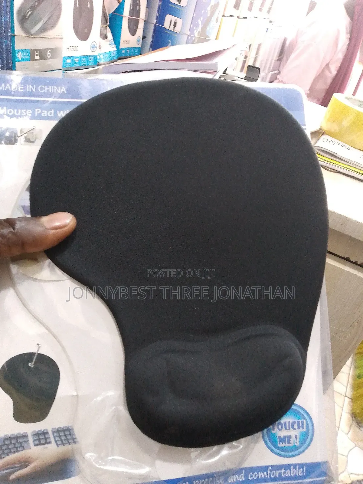Mouse Pad With Gel Wrist Support