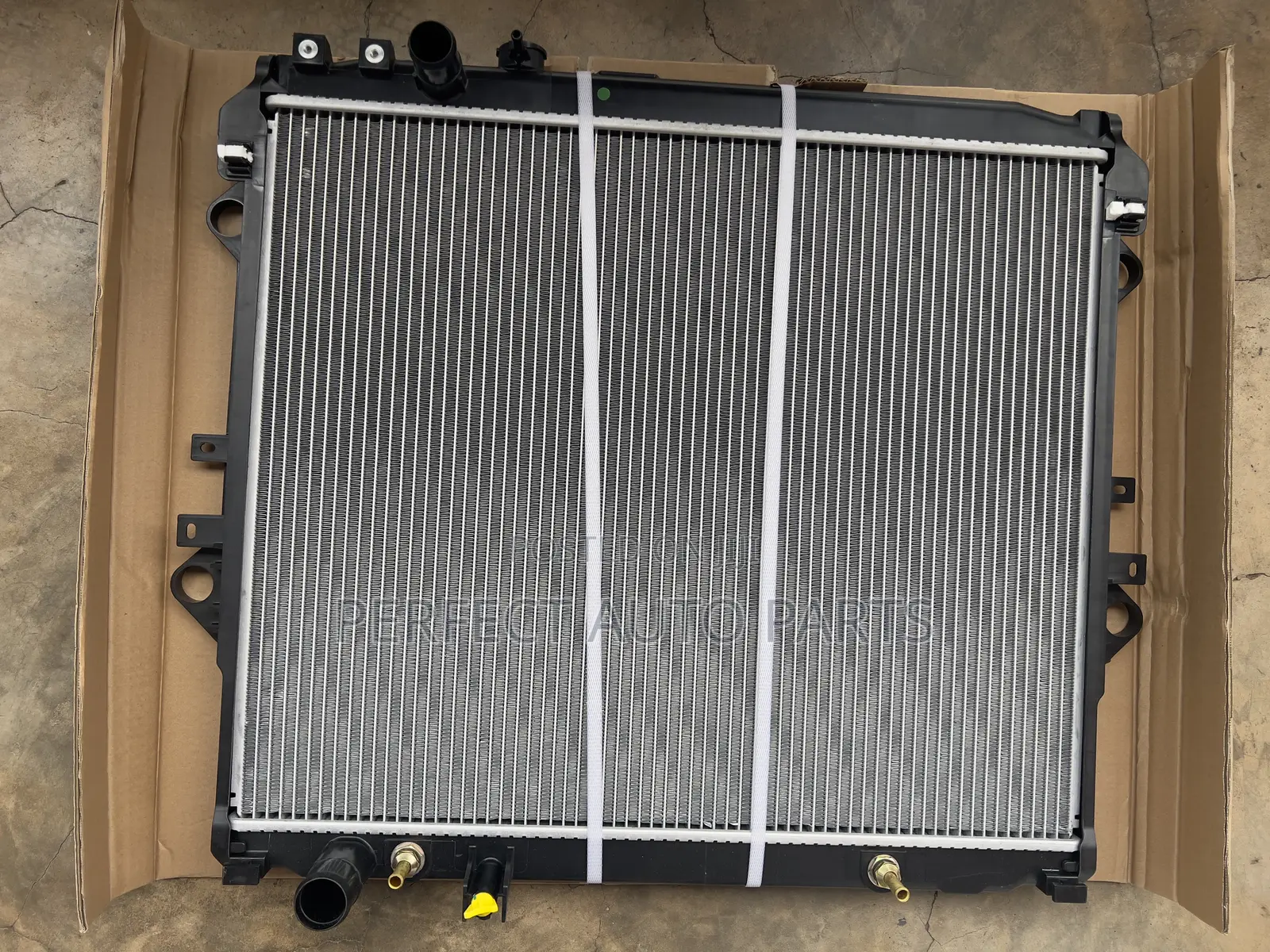 Toyota Hilux 2017 2018 2019 2020 Radiator/ Water Tank