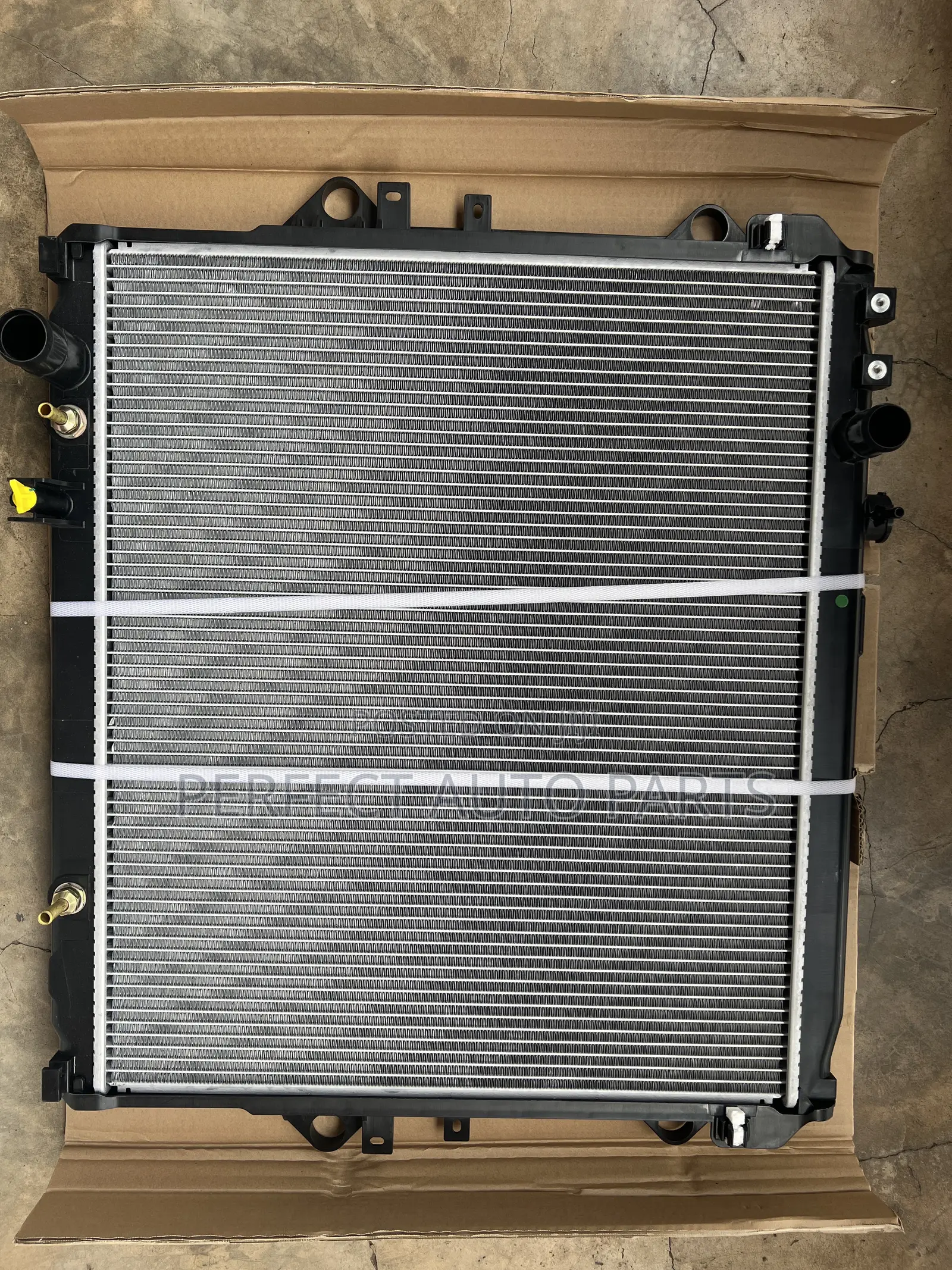 Toyota Hilux 2017 2018 2019 2020 Radiator/ Water Tank