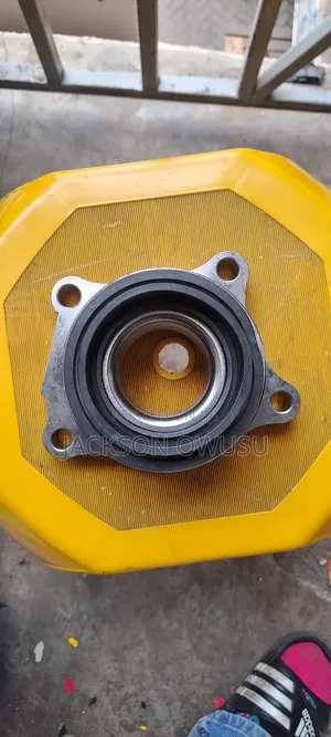 Toyota Hiace 2020 Back Hub Bearing
