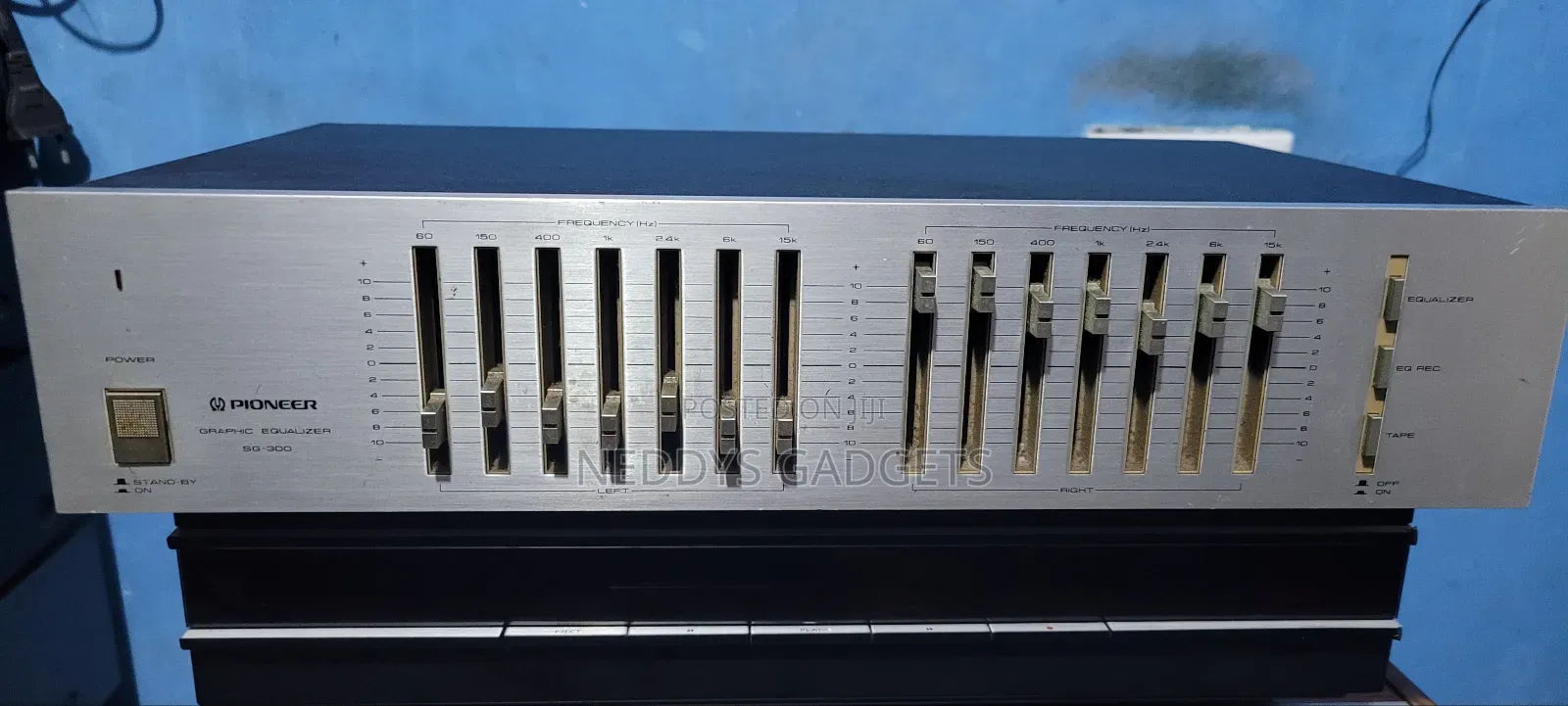 Pioneer Sg-300 Silver 7 Band Graphic Equalizer