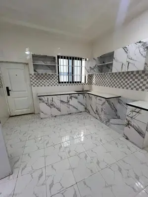 3bdrm House in Chis-Lon Real Estate, Adade for rent