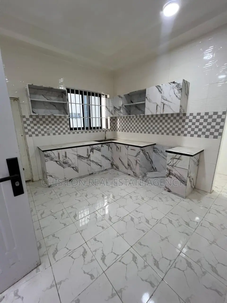 3bdrm House in Chis-Lon Real Estate, Adade for rent