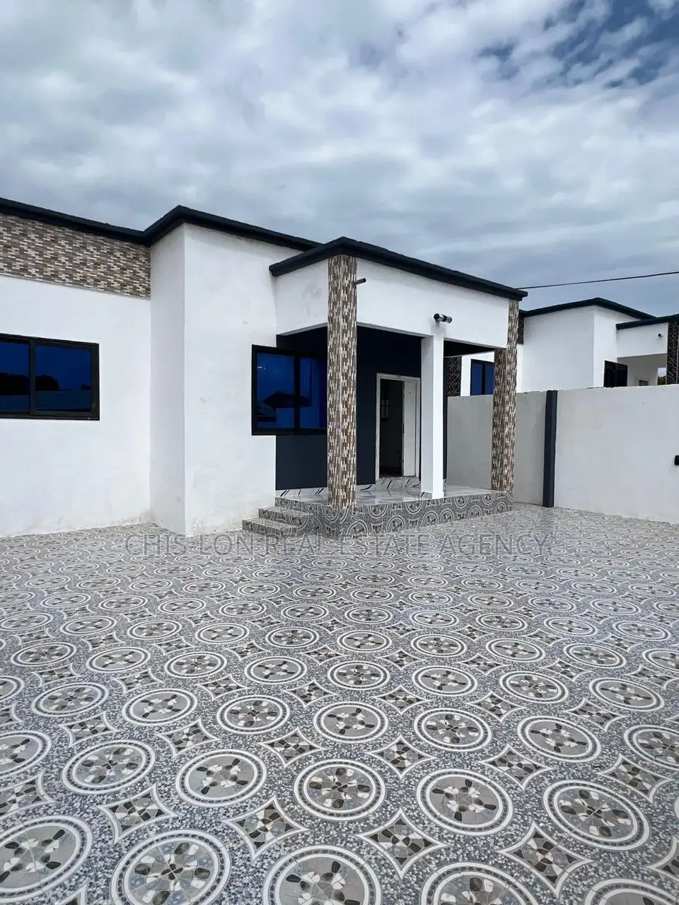 3bdrm House in Chis-Lon Real Estate, Adade for rent