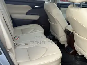 Toyota Highlander XLE AWD 2020 Blue