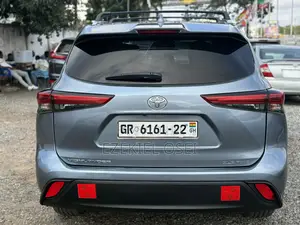 Toyota Highlander XLE AWD 2020 Blue