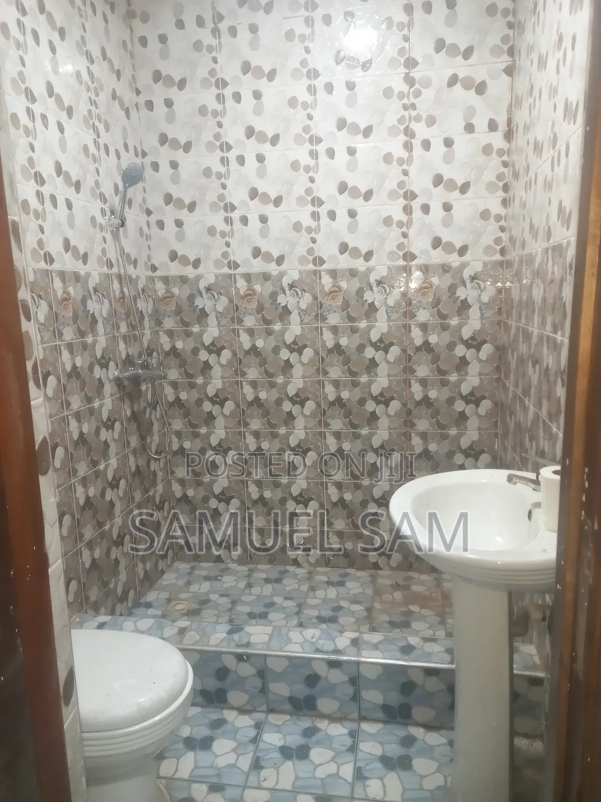 2bdrm House in Sakumono Estate, Tema Metropolitan for rent