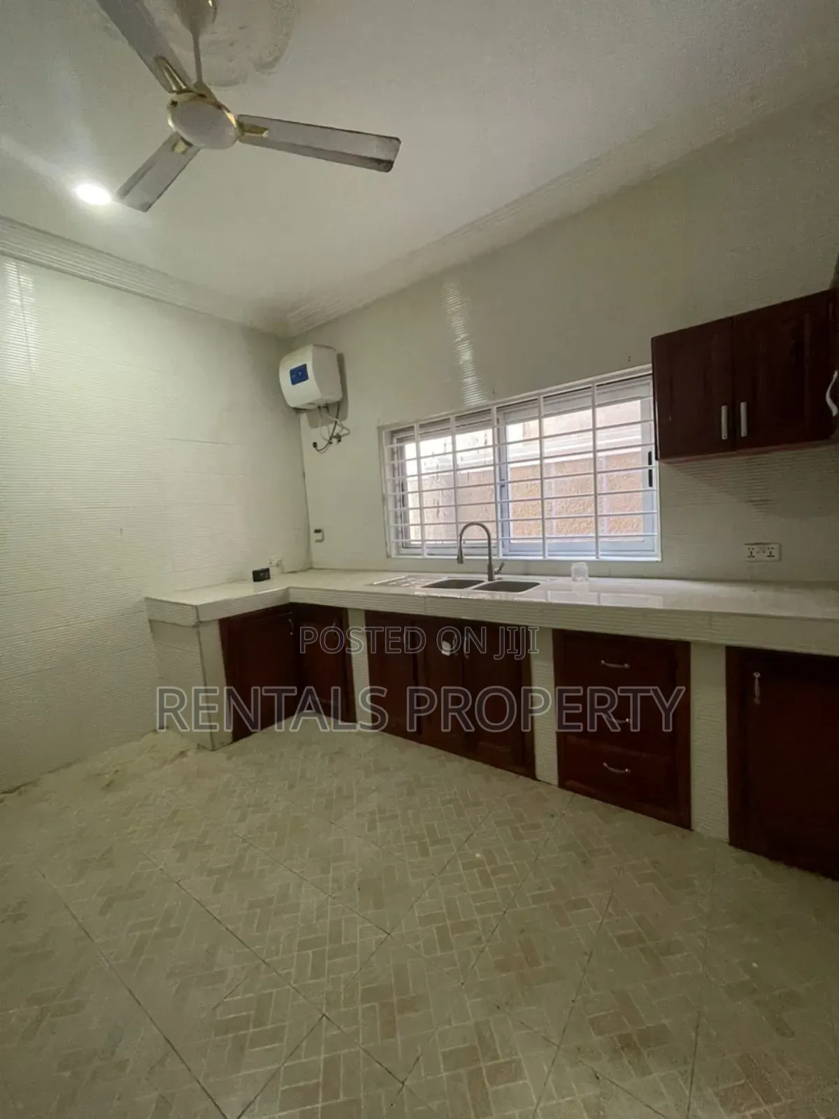 3bdrm Block of Flats in Adenta for rent