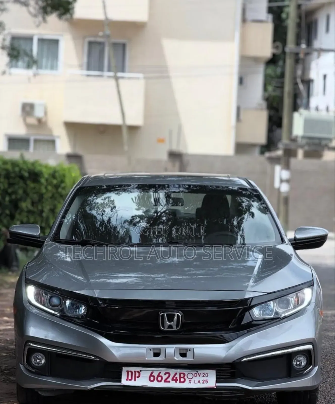 Honda Civic EX 4dr Hatchback (1.5L 4cyl) 2017 Gray