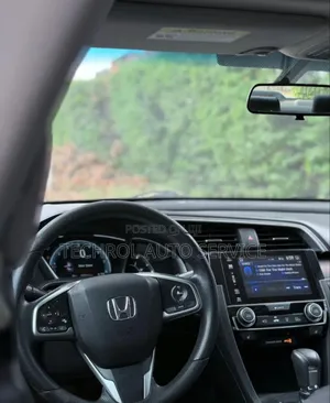 Honda Civic EX 4dr Hatchback (1.5L 4cyl) 2017 Gray