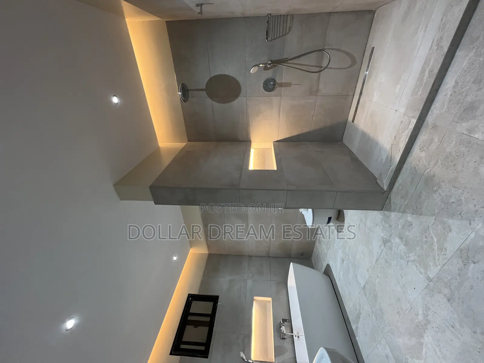 5bdrm House in Adjiriganor for sale