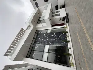 5bdrm House in Madina for sale