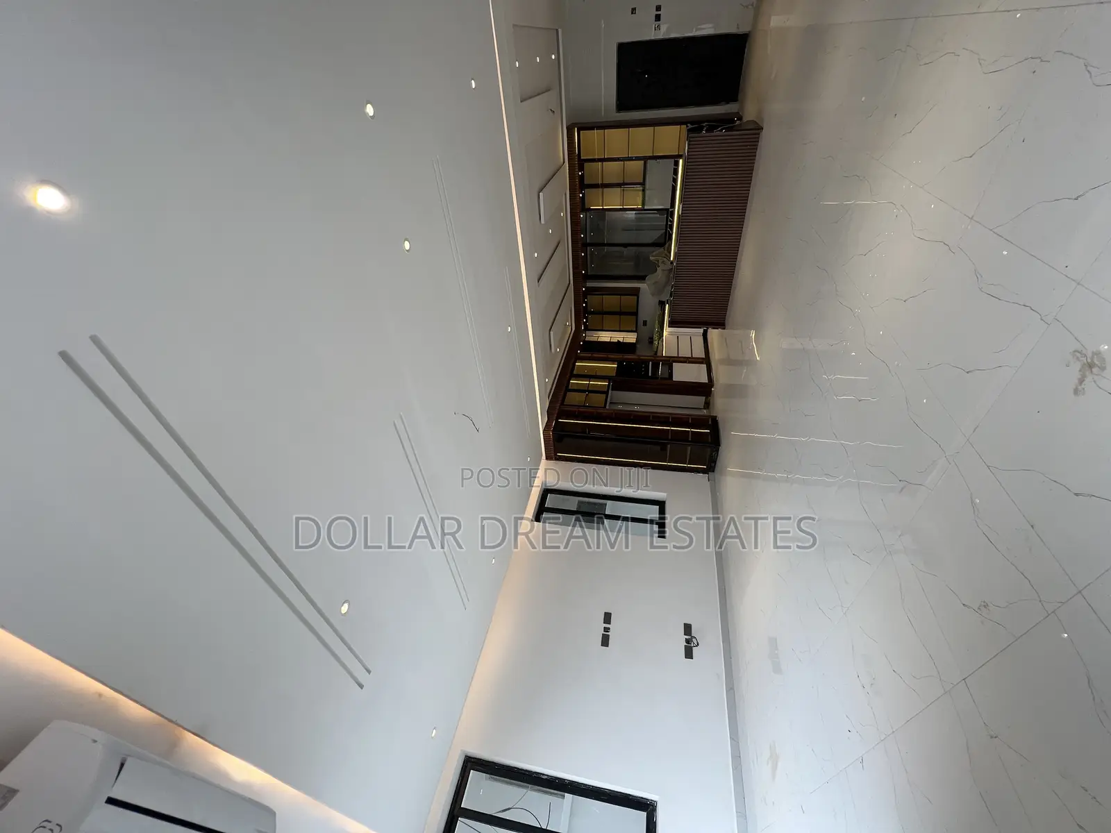 5bdrm House in Madina for sale