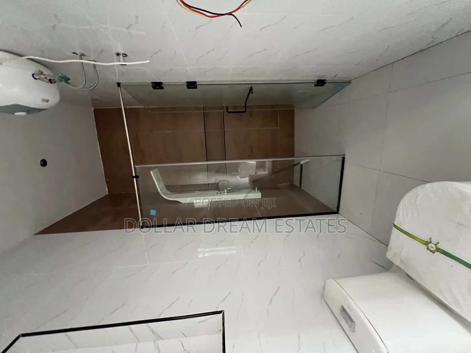 5bdrm House in Madina for sale
