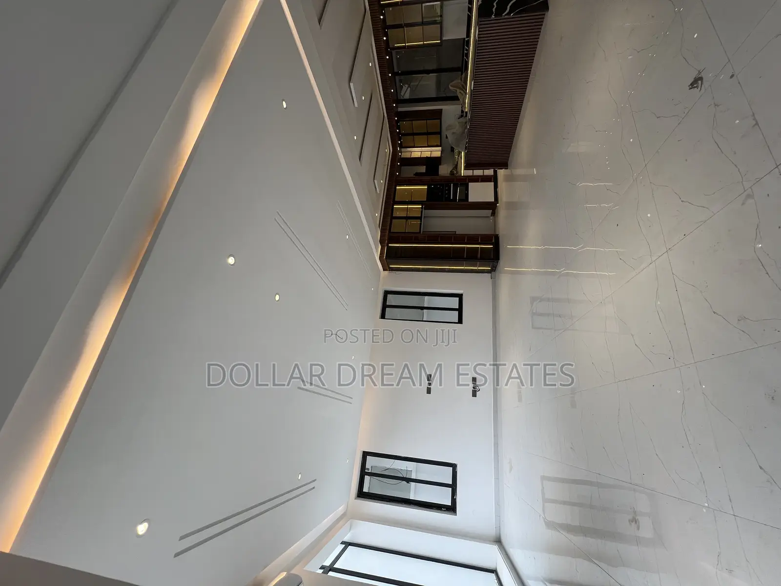 5bdrm House in Madina for sale