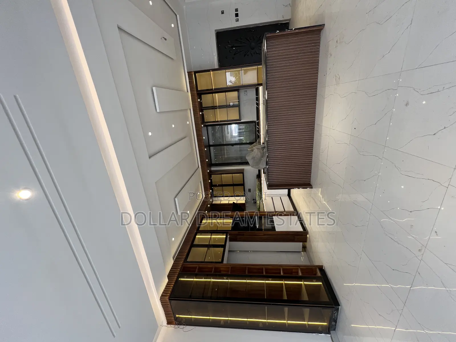 5bdrm House in Madina for sale