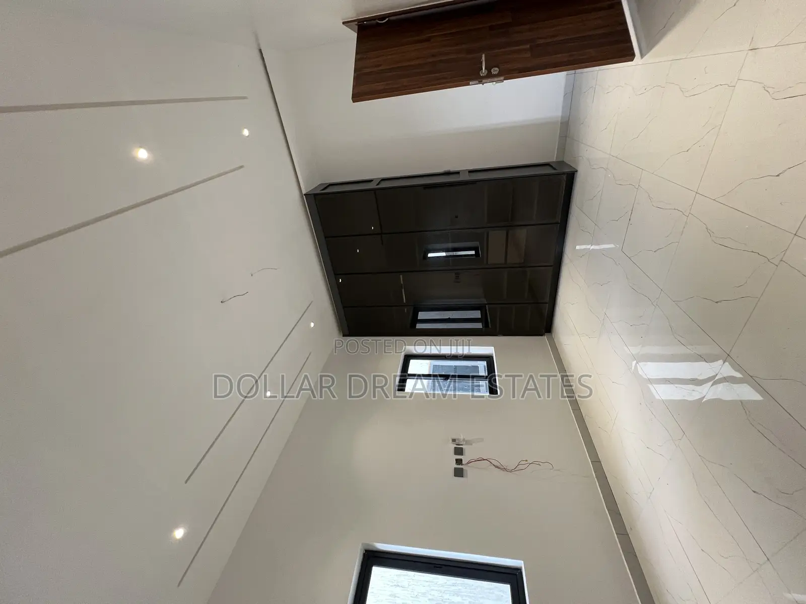 5bdrm House in Madina for sale