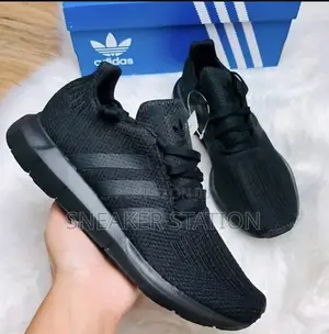 Adidas Swift Runner Black