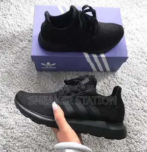 Adidas Swift Runner Black