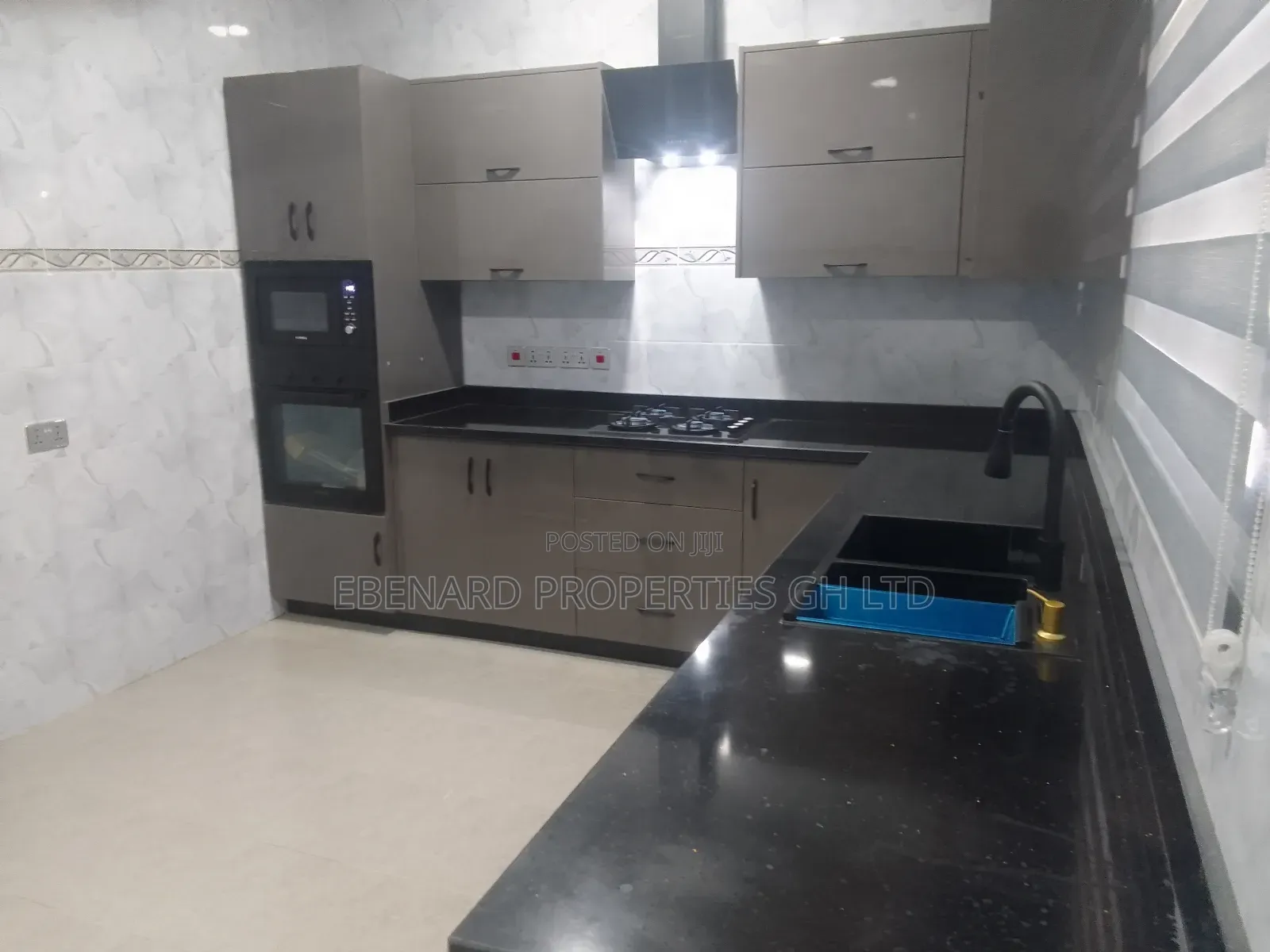 Furnished 3bdrm House in Ebenard Properties, Sakumono for sale