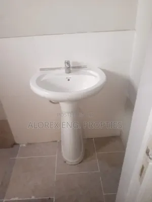 2bdrm Apartment in Amanfro, Adenta for rent