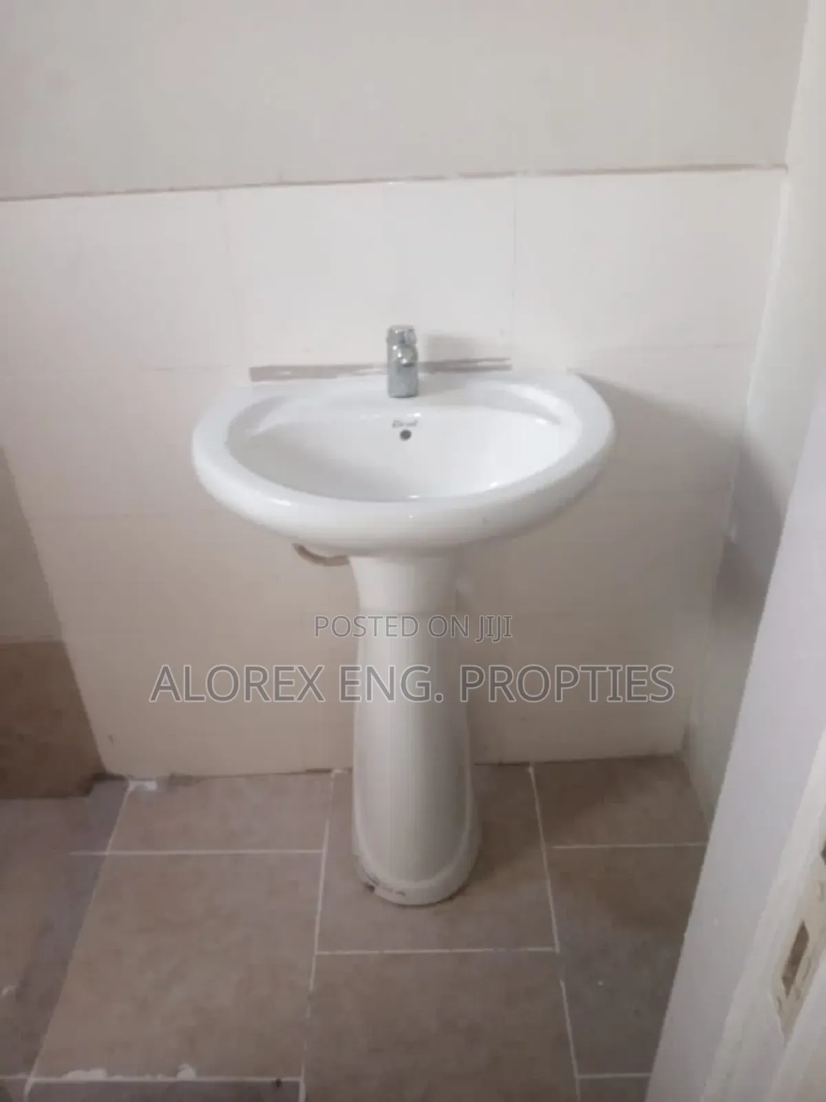 2bdrm Apartment in Amanfro, Adenta for rent