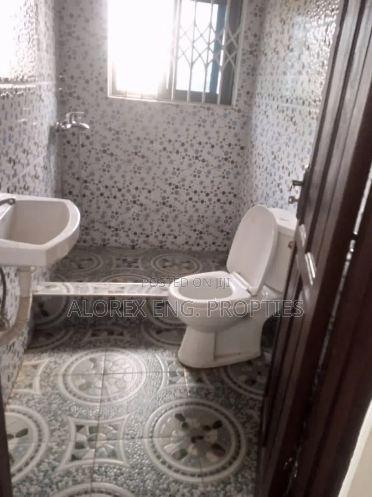 2bdrm Apartment in Amanfro, Adenta for rent