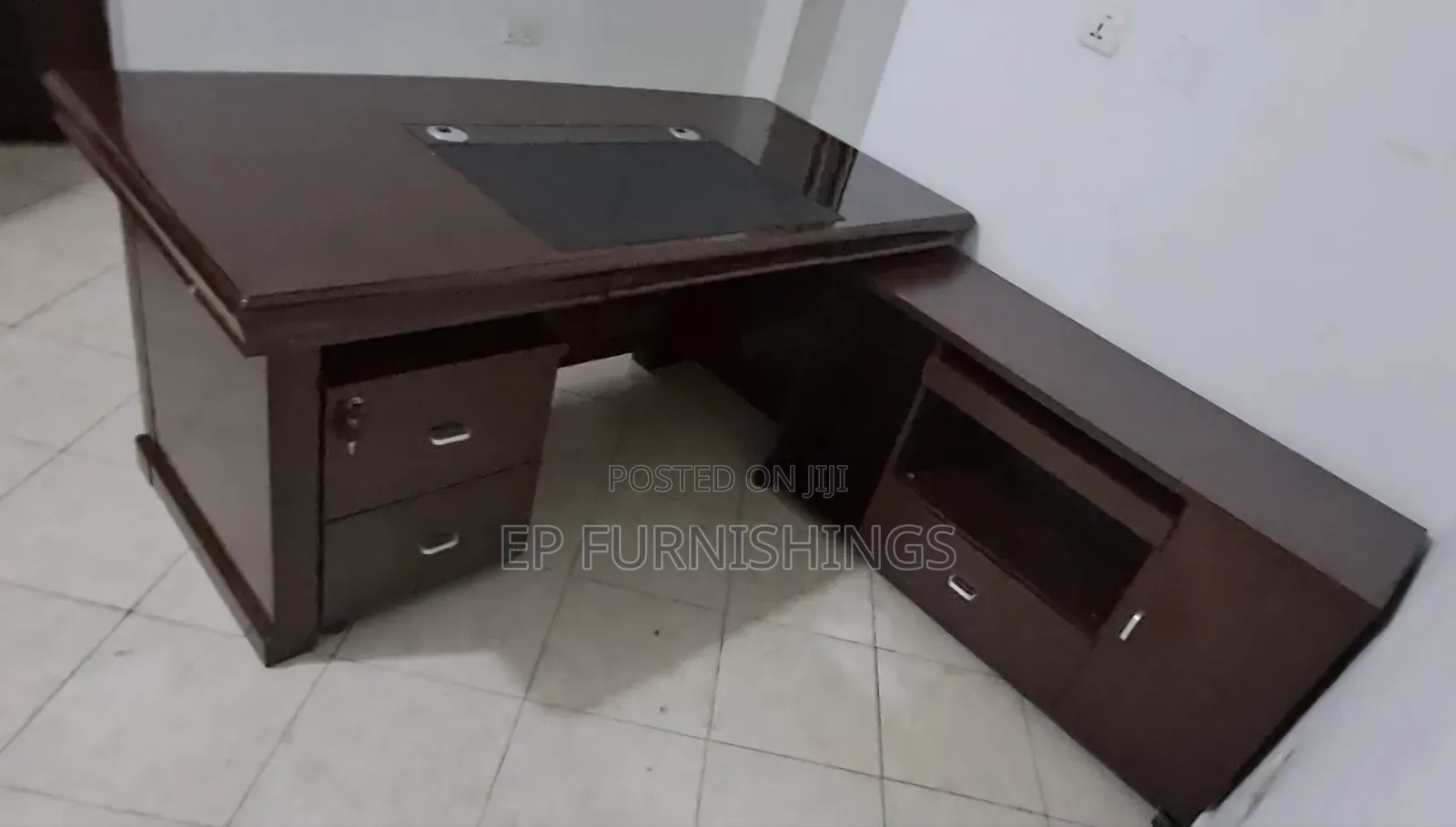 1.6 Office Desk