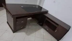 1.6 Office Desk
