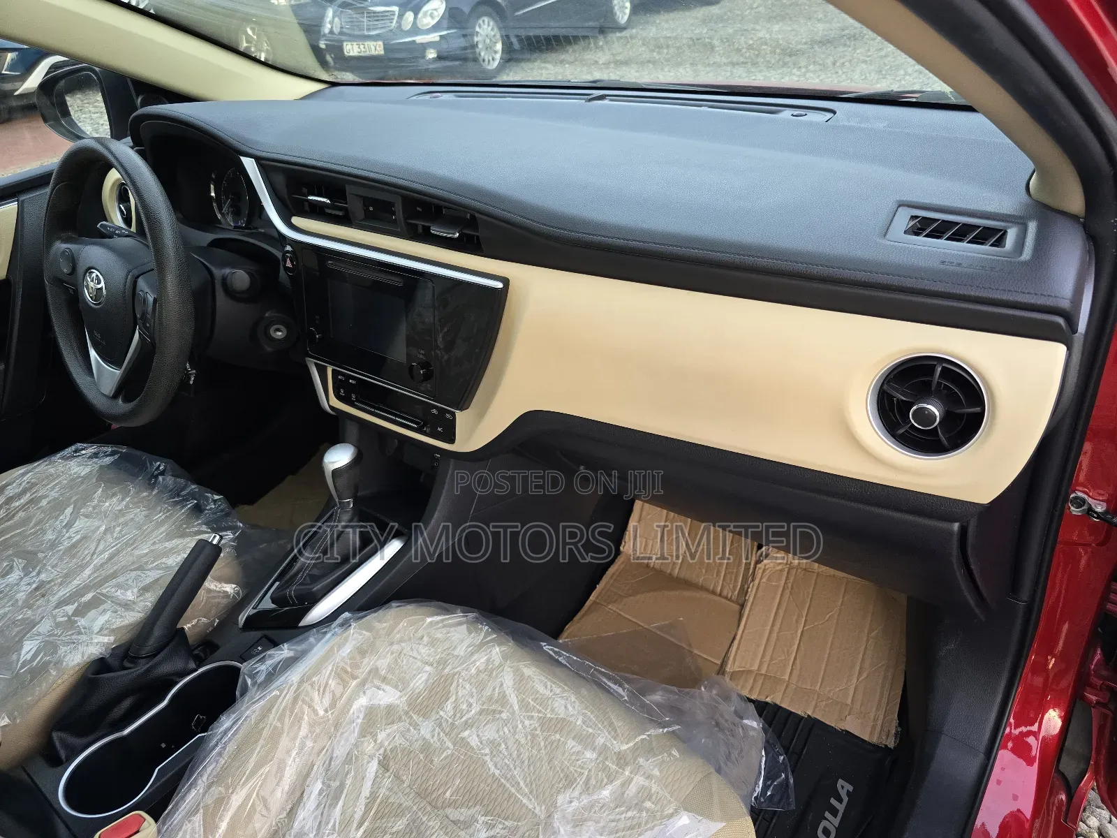 Toyota Corolla LE (1.8L 4cyl 2A) 2018 Burgundy