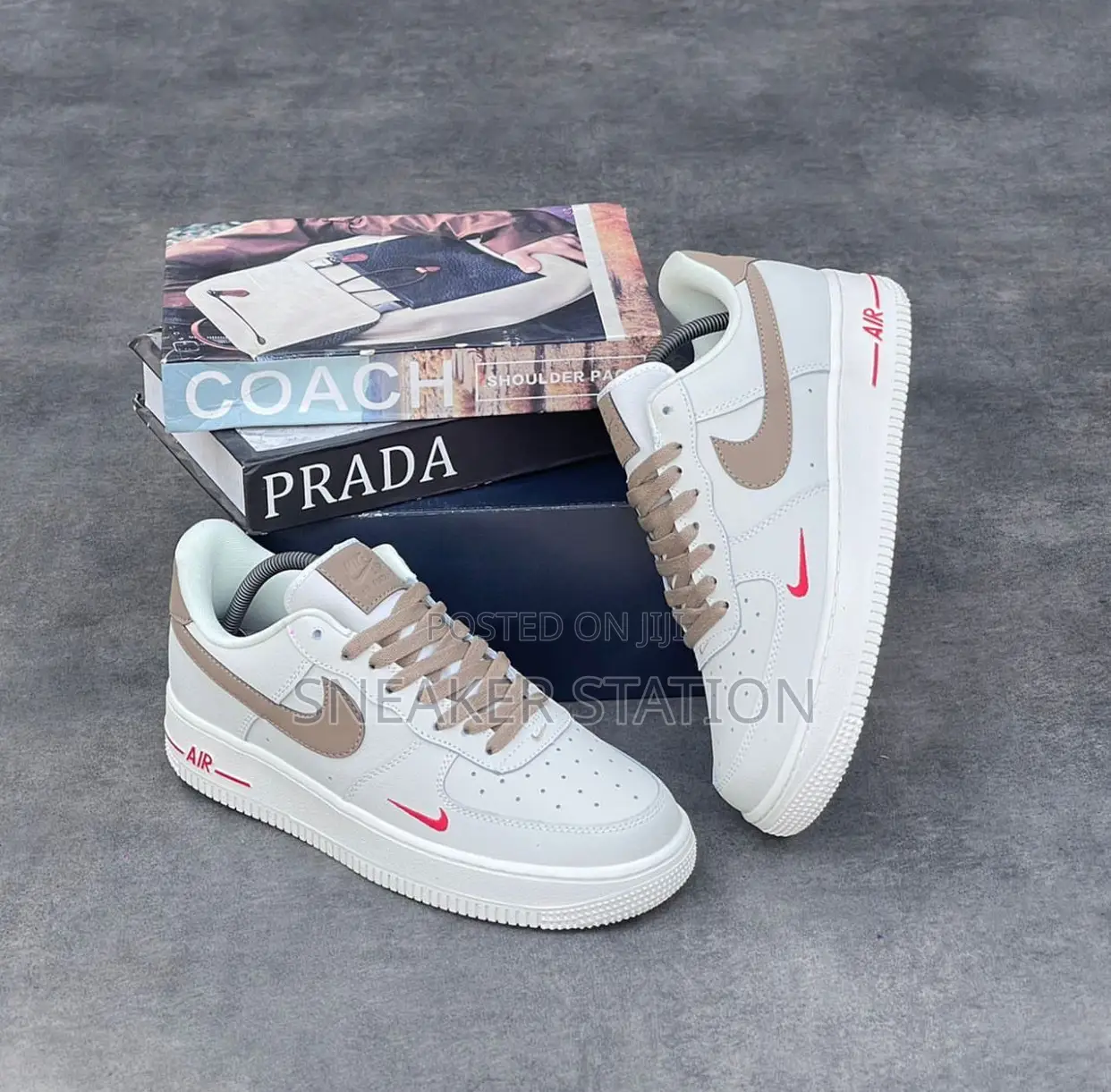 Nike Air Force 1 Premium Sneaker