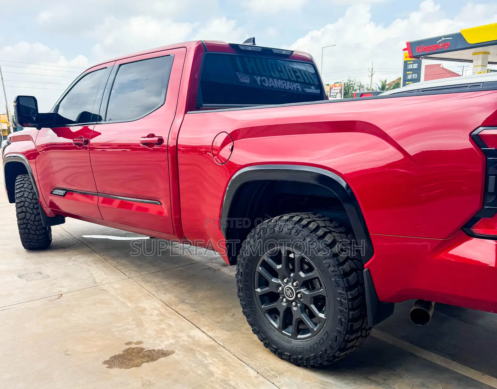 Toyota Tundra Platinum CrewMax 5.5' Bed 2023 Red