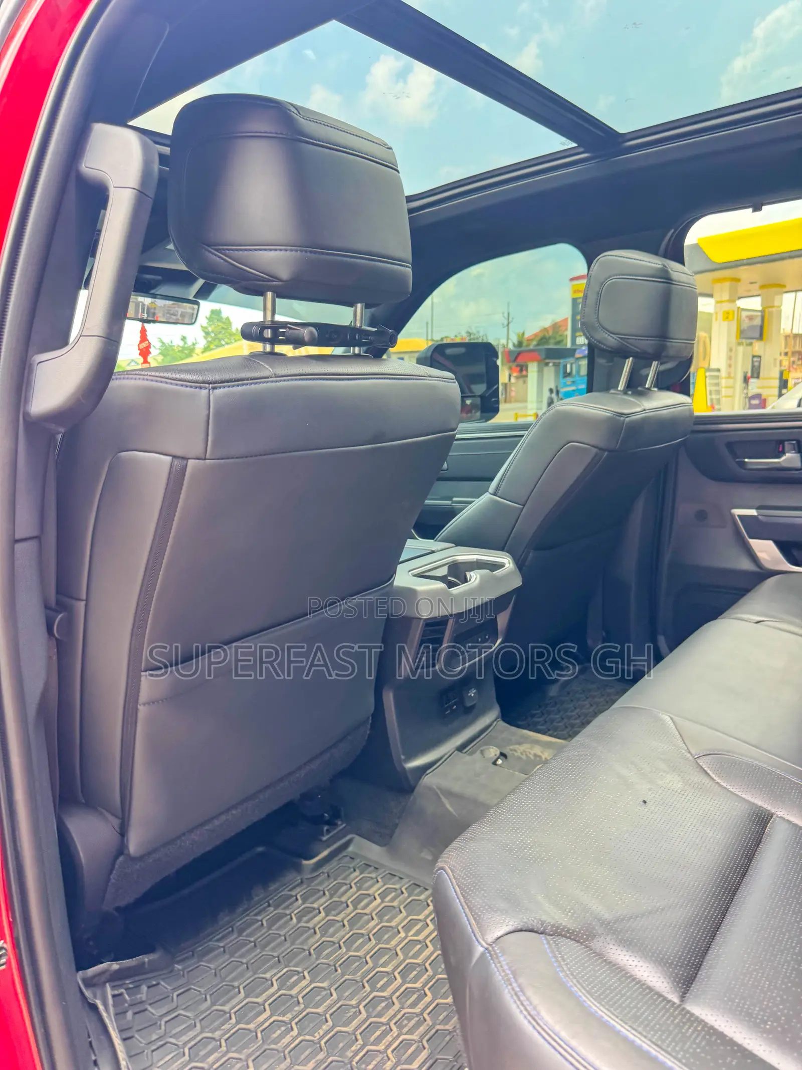 Toyota Tundra Platinum CrewMax 5.5' Bed 2023 Red