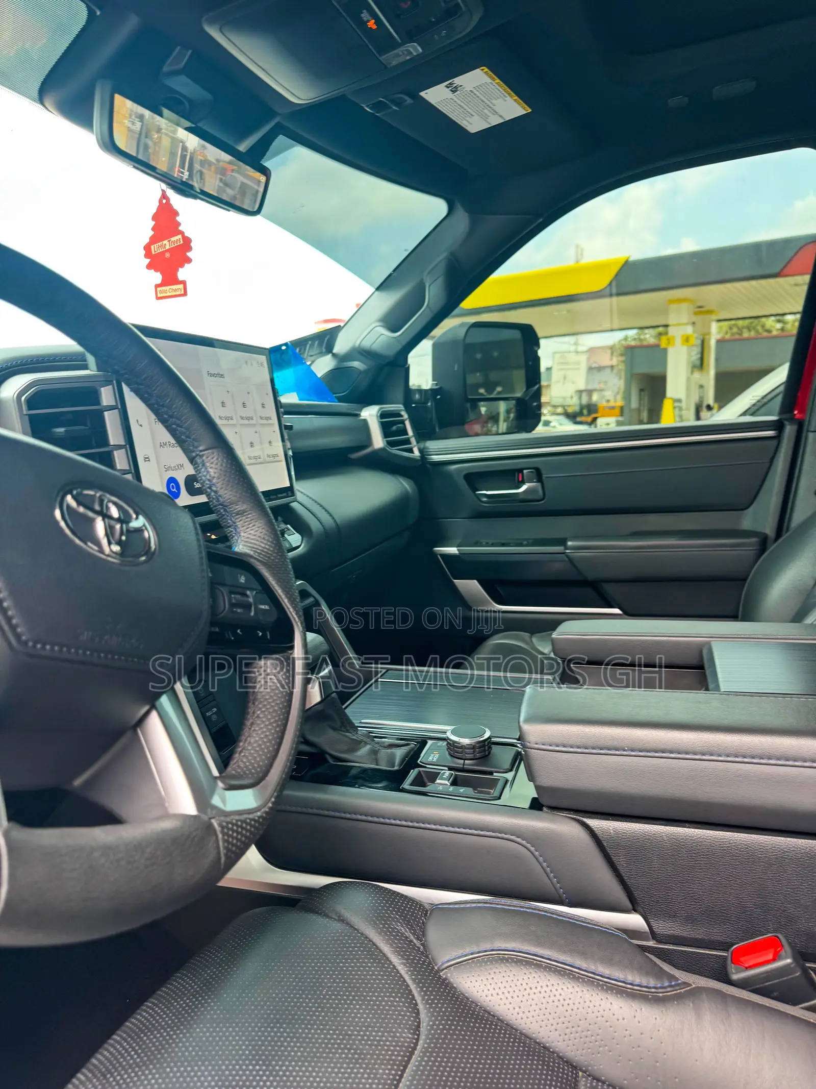 Toyota Tundra Platinum CrewMax 5.5' Bed 2023 Red