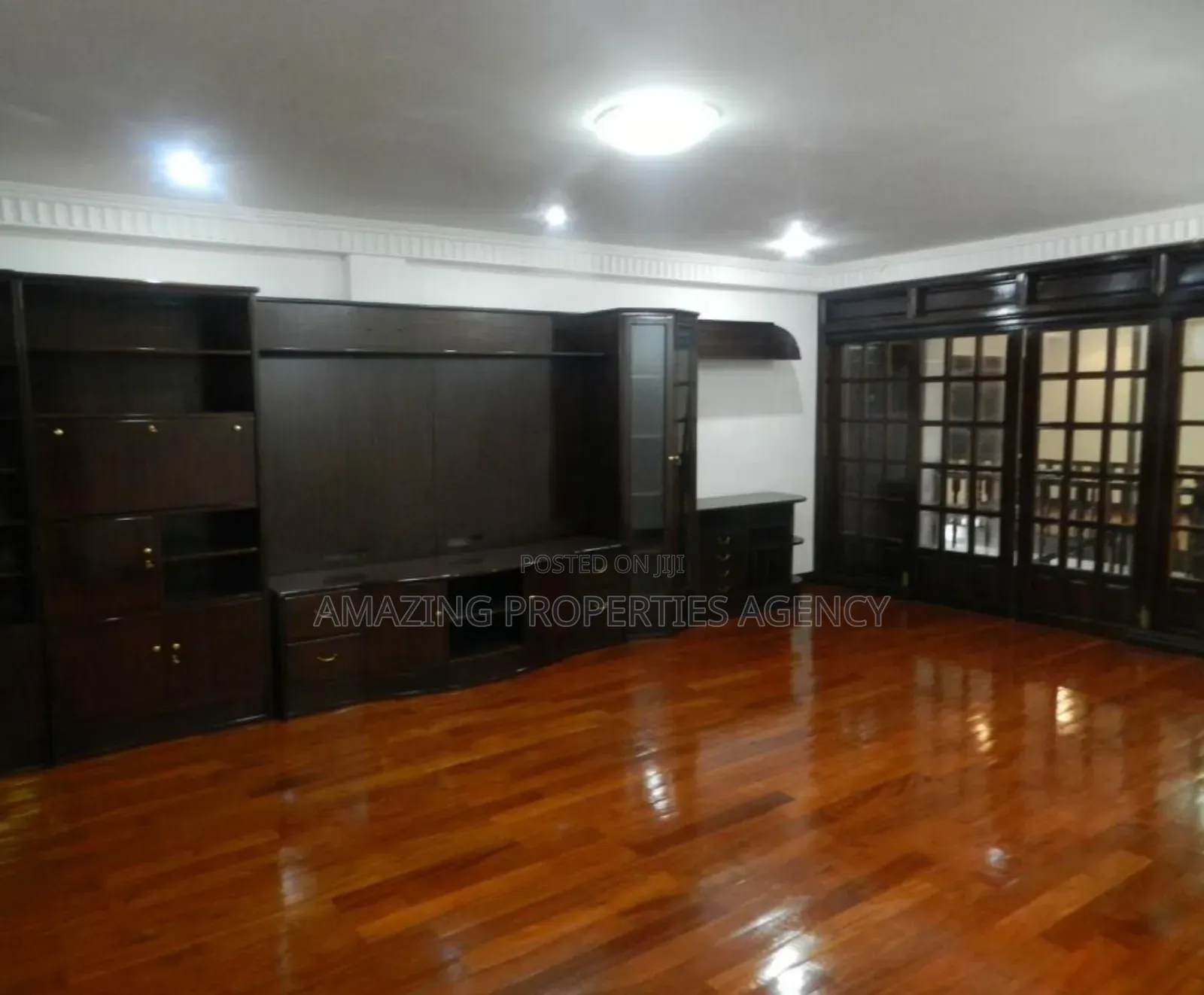 5bdrm House in Airport Residential Area for sale