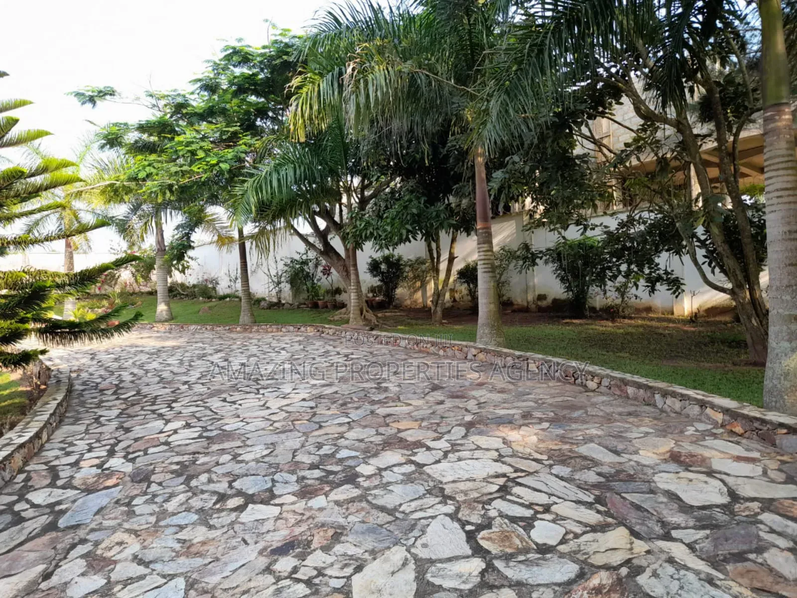 5bdrm House in Aburi for sale