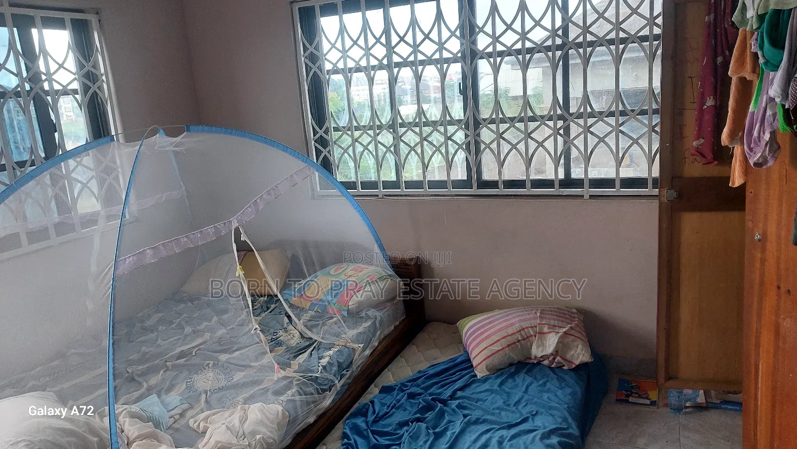 11bdrm House in Born To Pray Estate, Ejisu-Juaben Municipal for sale